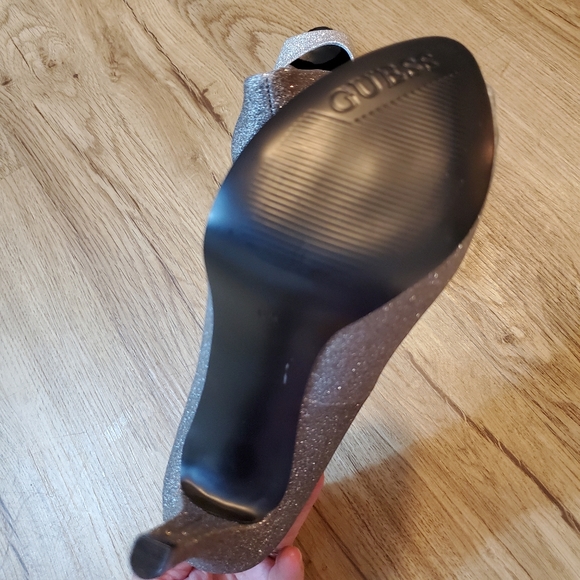 Guess EUC silver glitter platform heels 6 - Picture 7 of 10